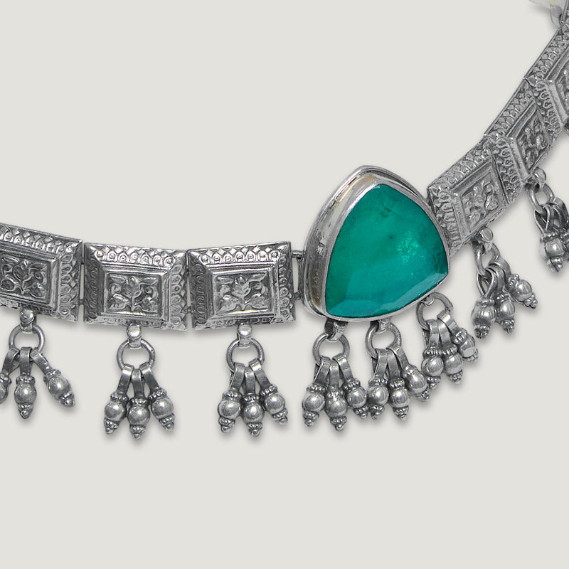 Meharunnisa Panna Choker