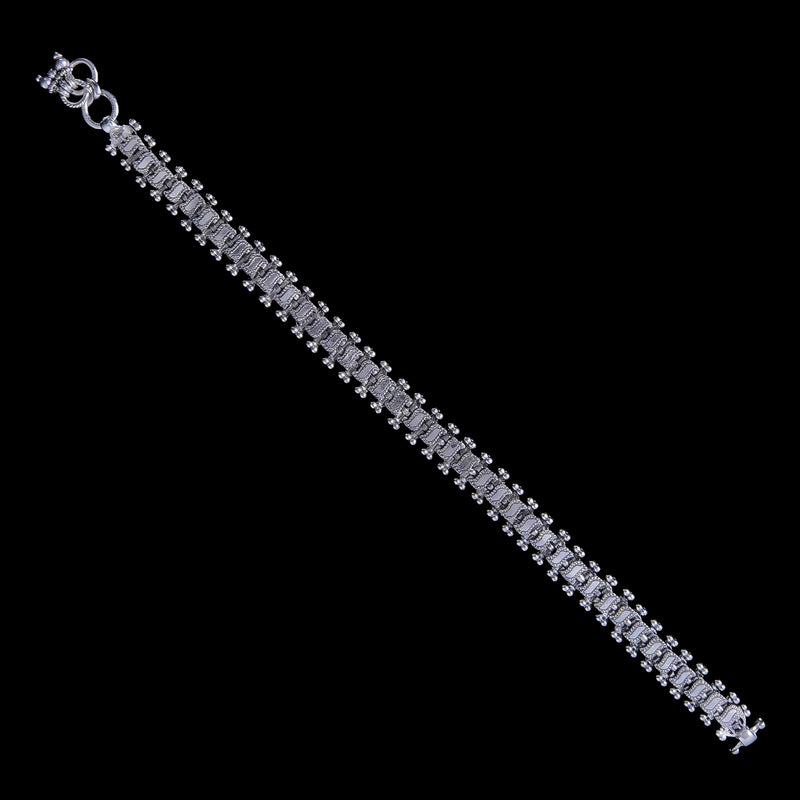 Wave Link Beaded Border Payel