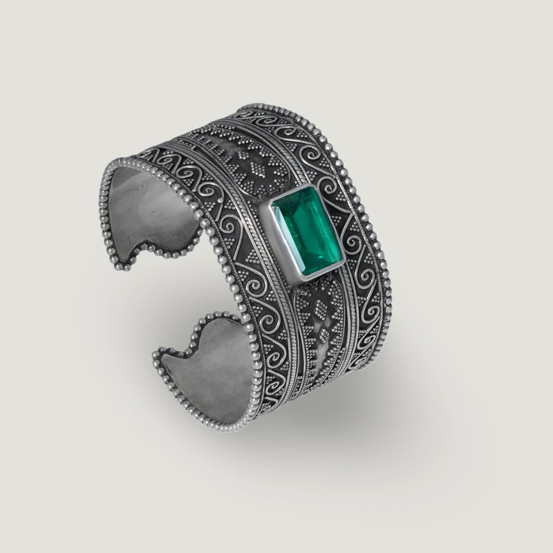 Panna Nakashi Cuff Bangle