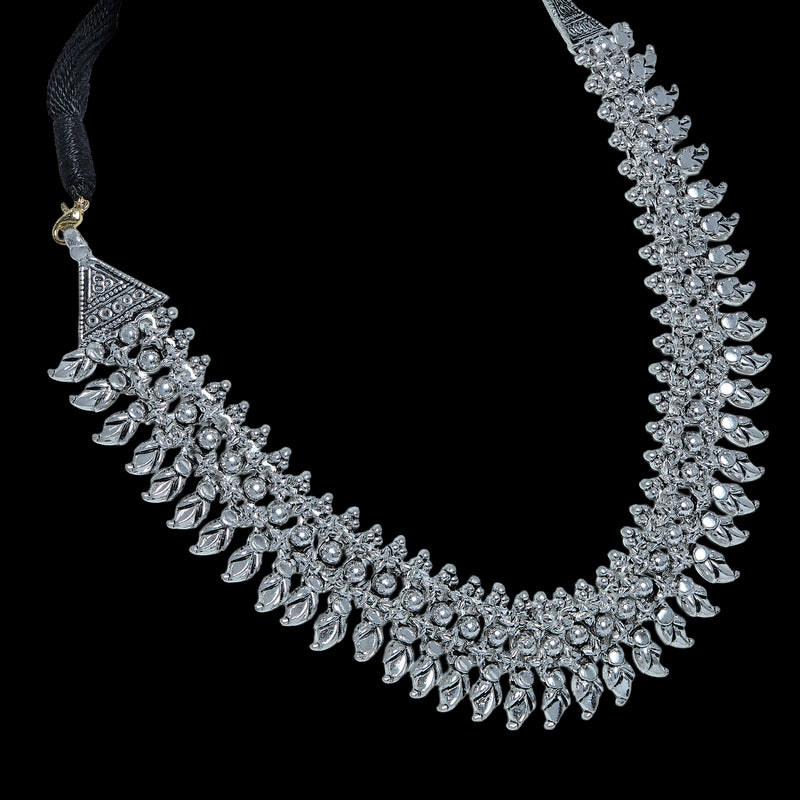 Zaal Paati Choker